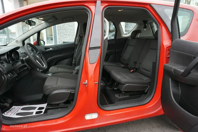 Opel Meriva B 12