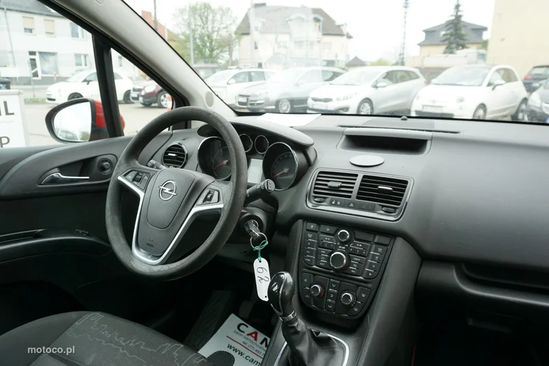 Opel Meriva B 22