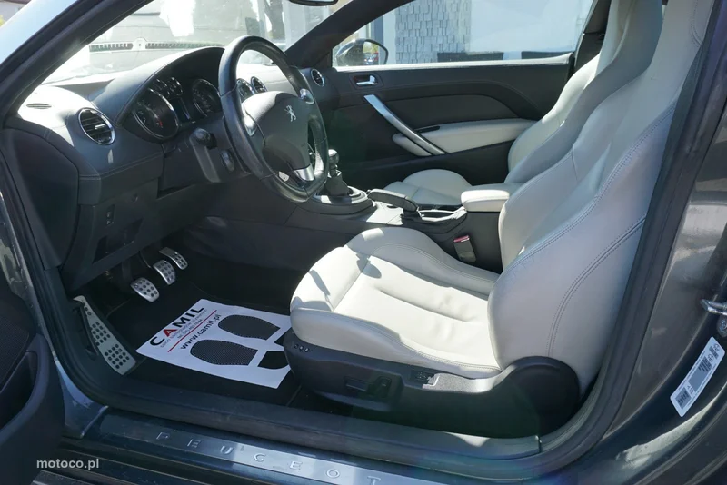 Peugeot RCZ 11