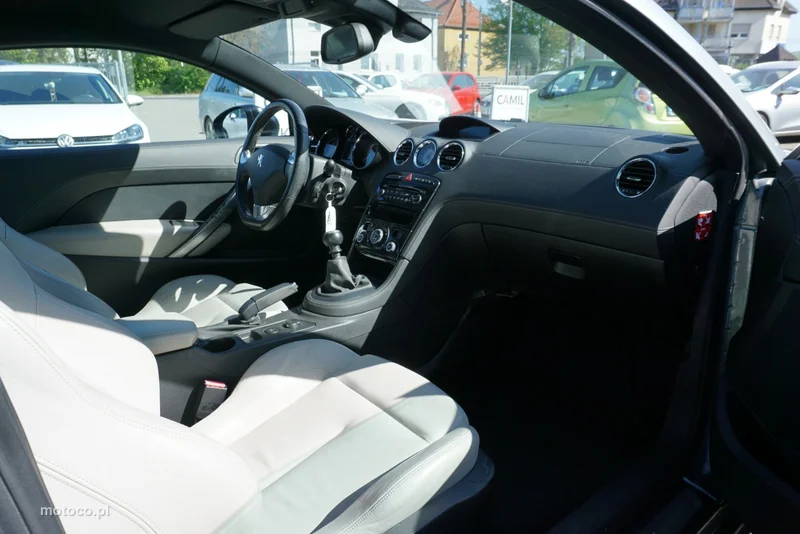 Peugeot RCZ 17