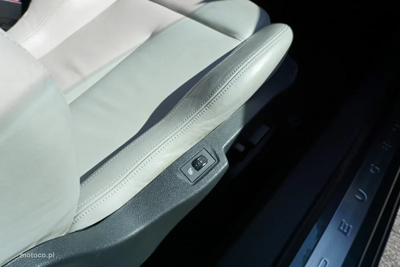 Peugeot RCZ 19