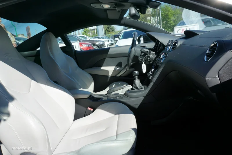 Peugeot RCZ 21