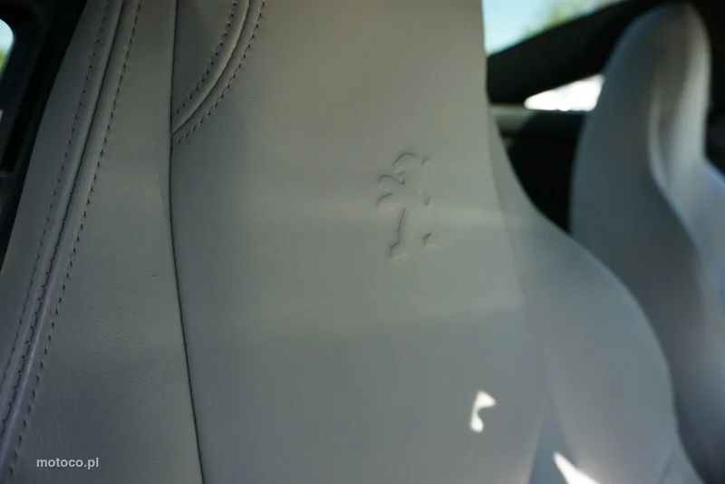 Peugeot RCZ 26