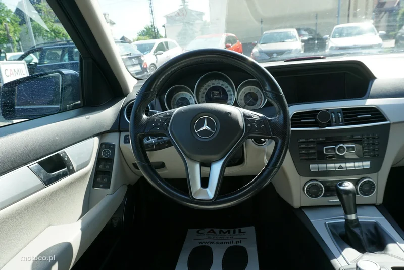 Mercedes-Benz Klasa C W204 C 220 18