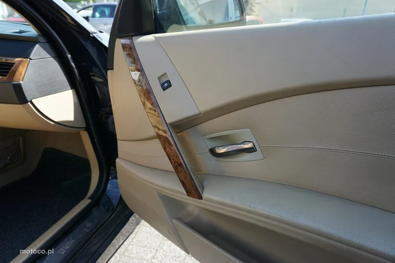 BMW Seria 5 E60 530 23