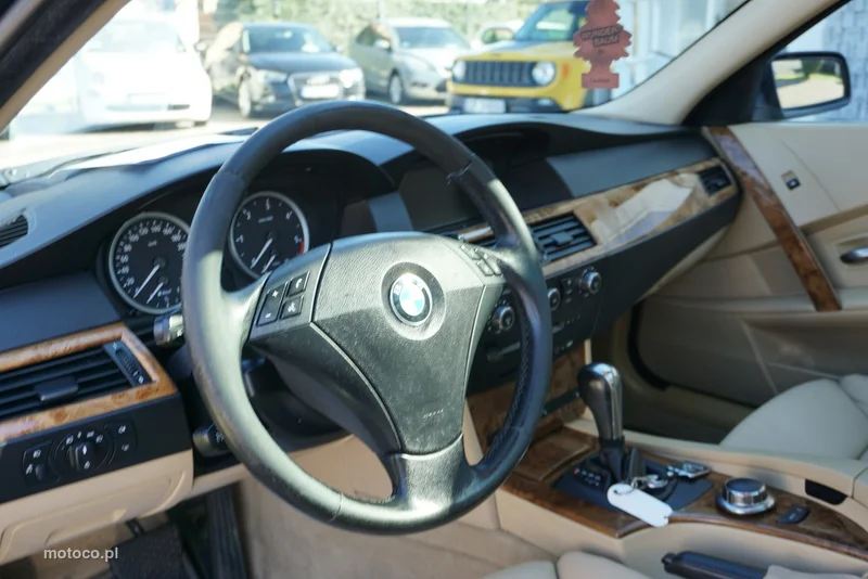 BMW Seria 5 E60 530 15