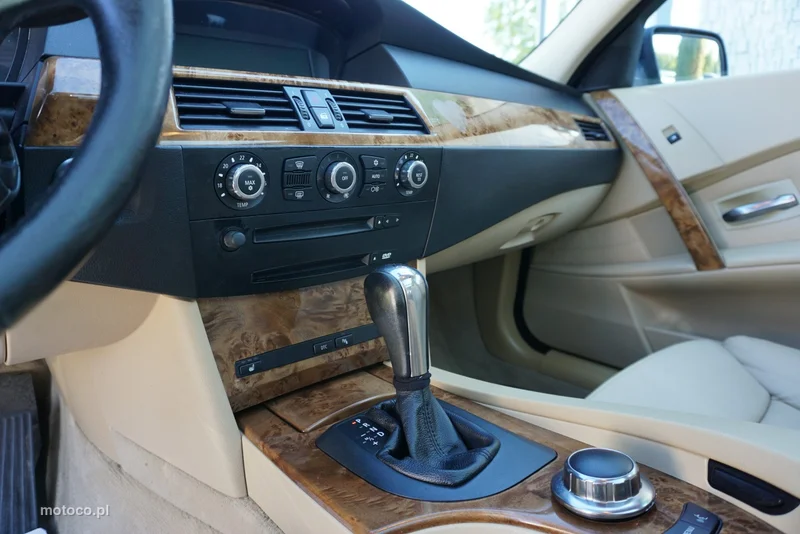 BMW Seria 5 E60 530 17