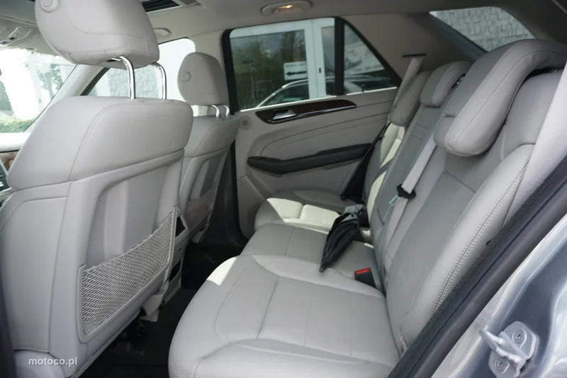 Mercedes-Benz ML W166 ML 350 12
