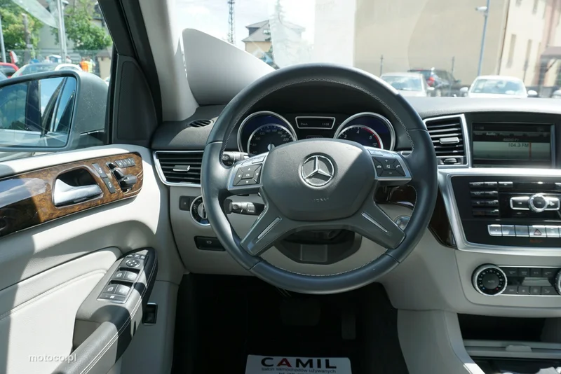 Mercedes-Benz ML W166 ML 350 15