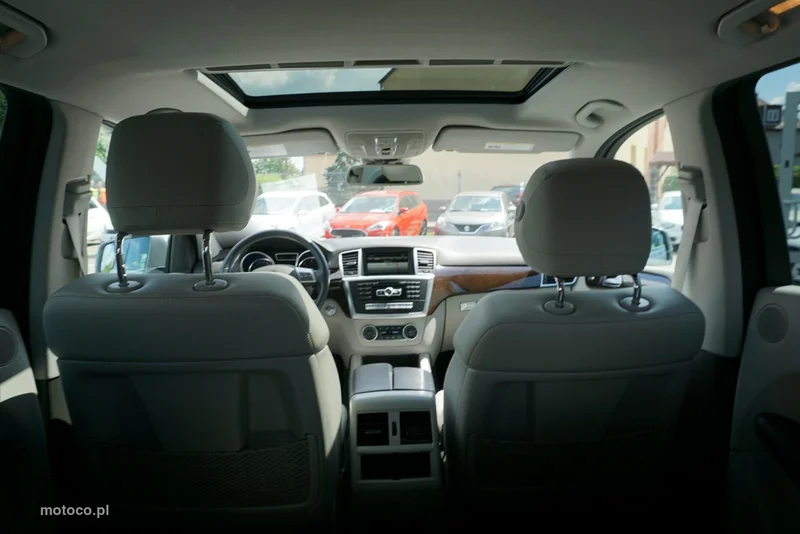 Mercedes-Benz ML W166 ML 350 23