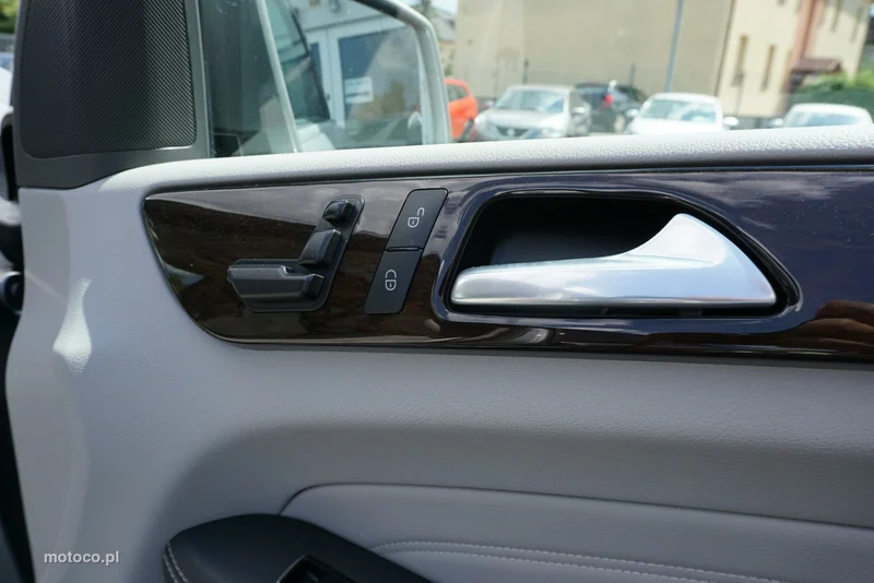 Mercedes-Benz ML W166 ML 350 29