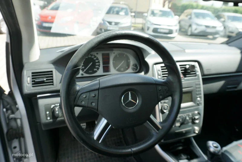 Mercedes-Benz Klasa B W245 B 180 12