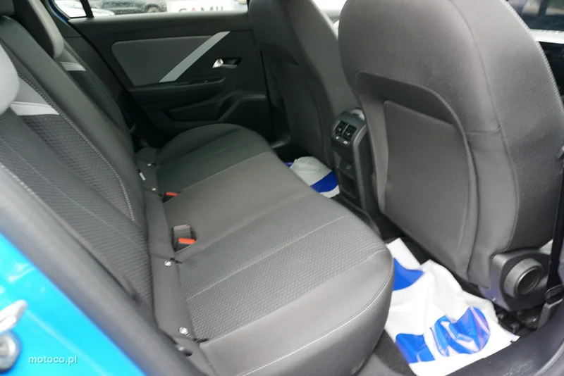 Opel Astra L 24