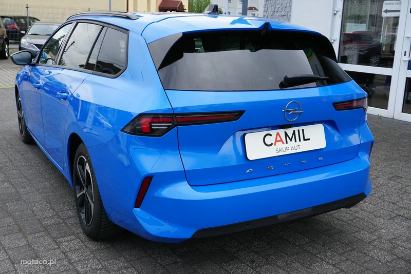 Opel Astra L 7