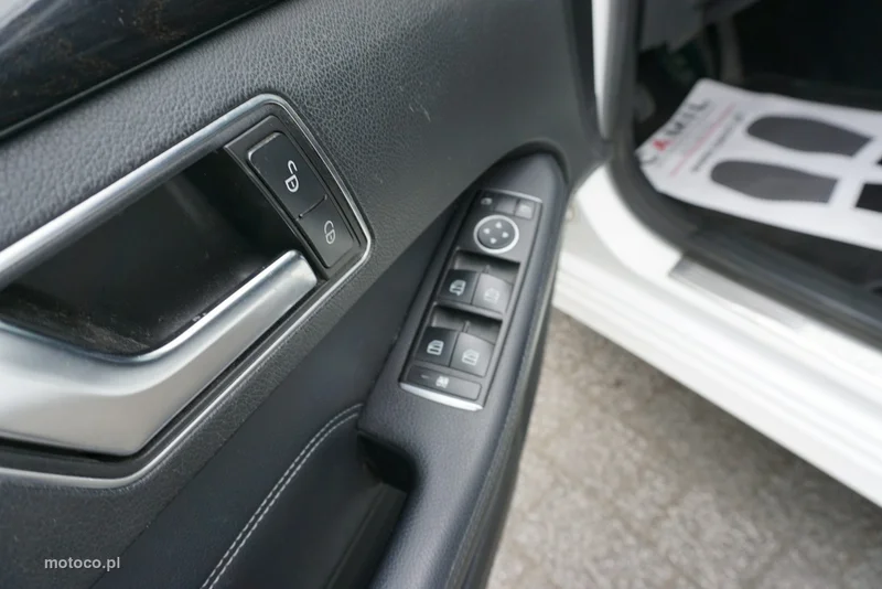 Mercedes-Benz Klasa E W212 E 220 10
