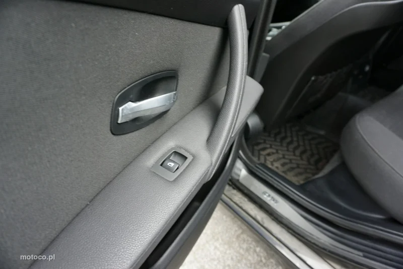 BMW Seria 5 E60 520 13