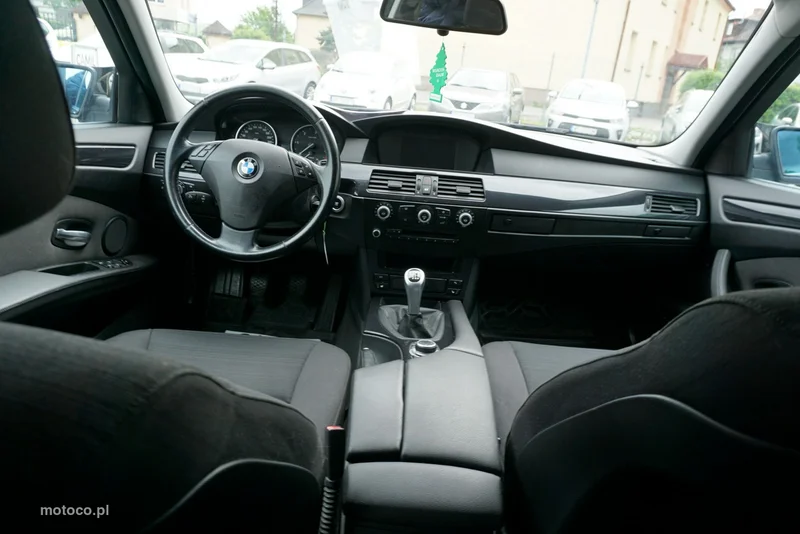 BMW Seria 5 E60 520 17