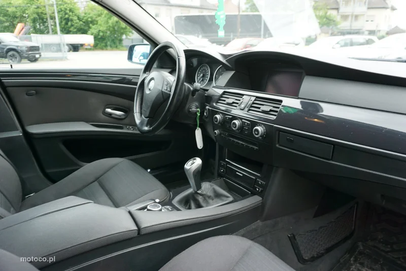 BMW Seria 5 E60 520 23