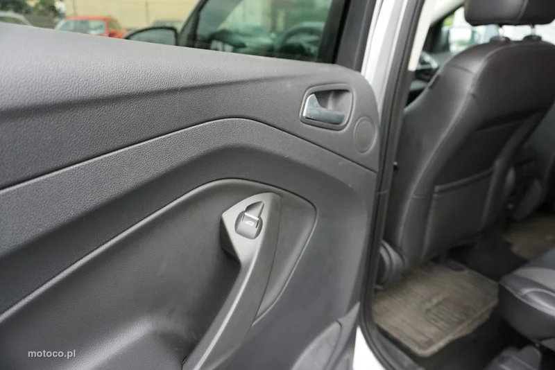 Ford Kuga II 11