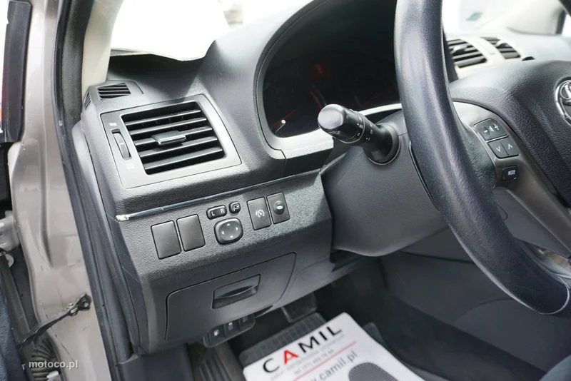 Toyota Avensis T27 12