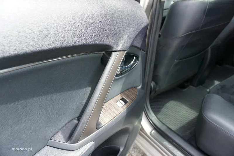 Toyota Avensis T27 15