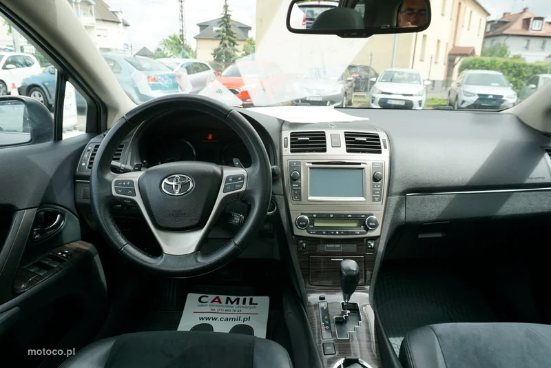 Toyota Avensis T27 17