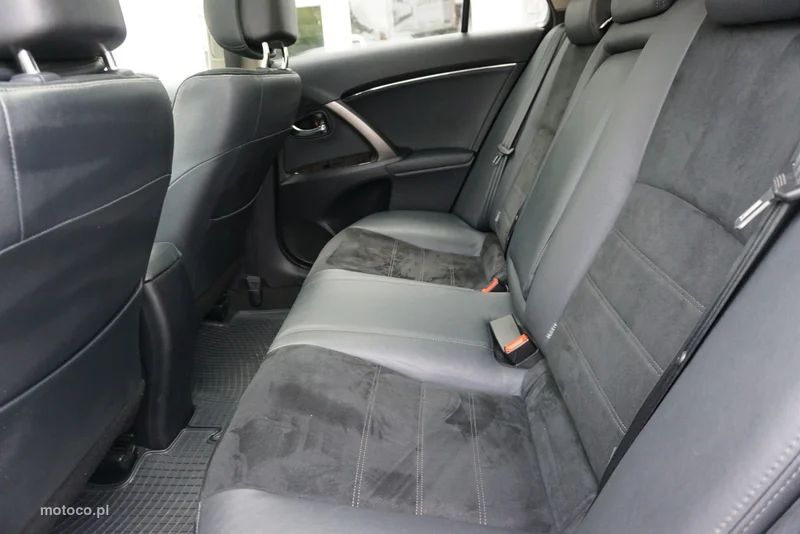 Toyota Avensis T27 20