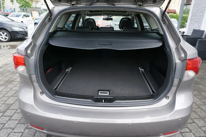 Toyota Avensis T27 22
