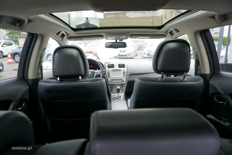 Toyota Avensis T27 23