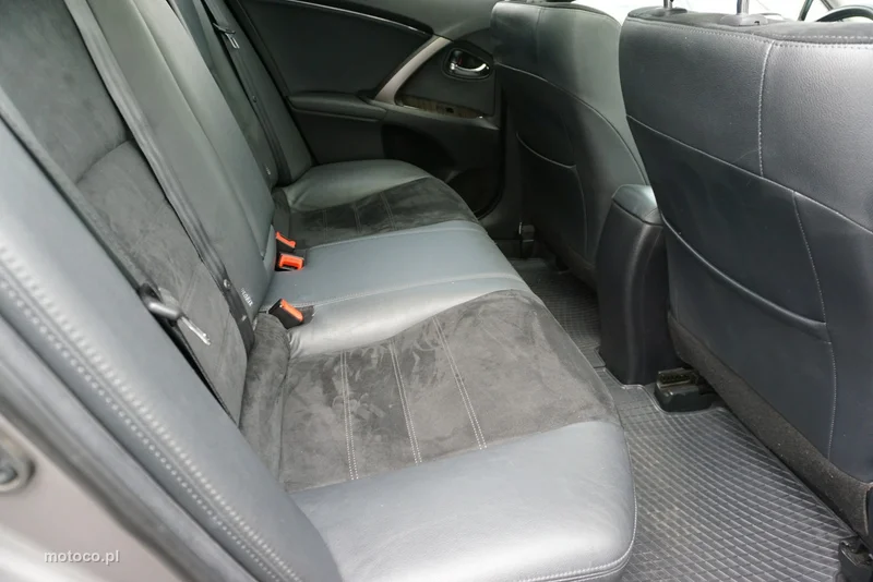 Toyota Avensis T27 25