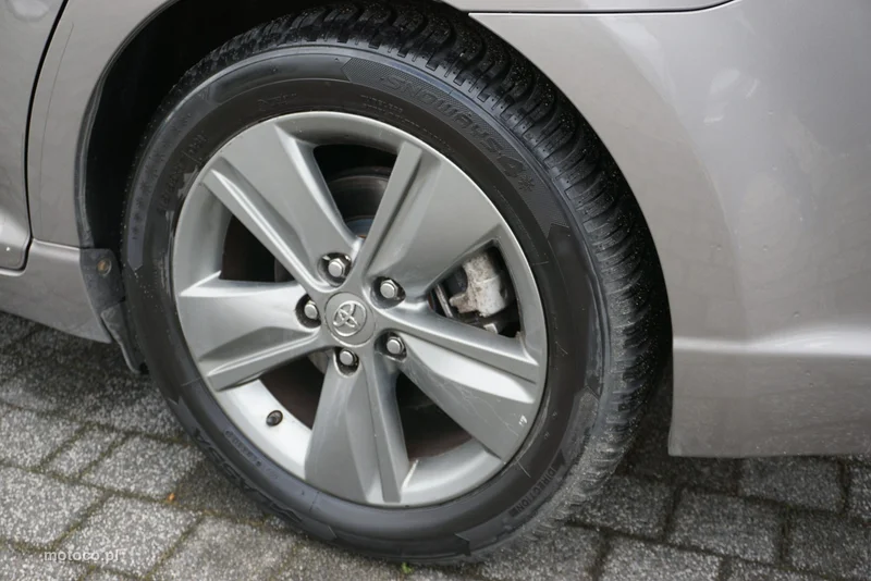 Toyota Avensis T27 8