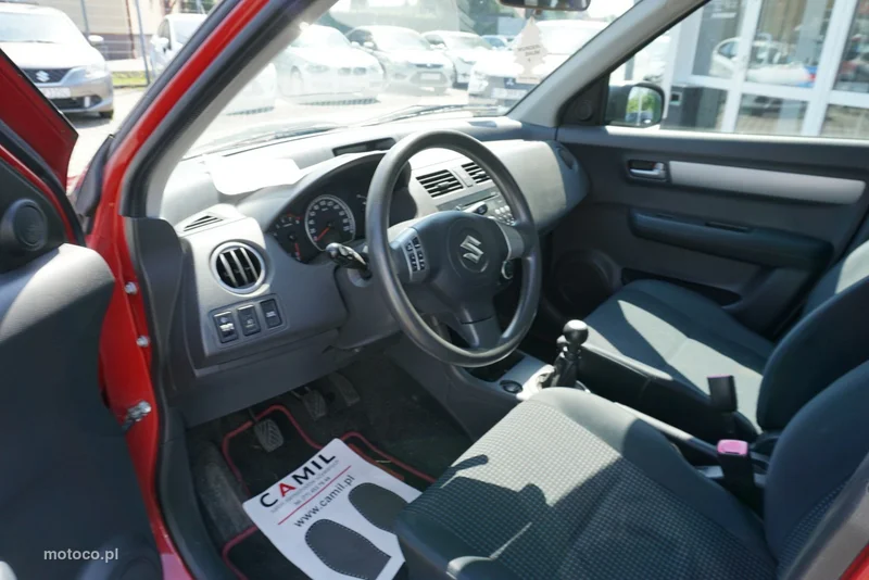 Suzuki Swift 13