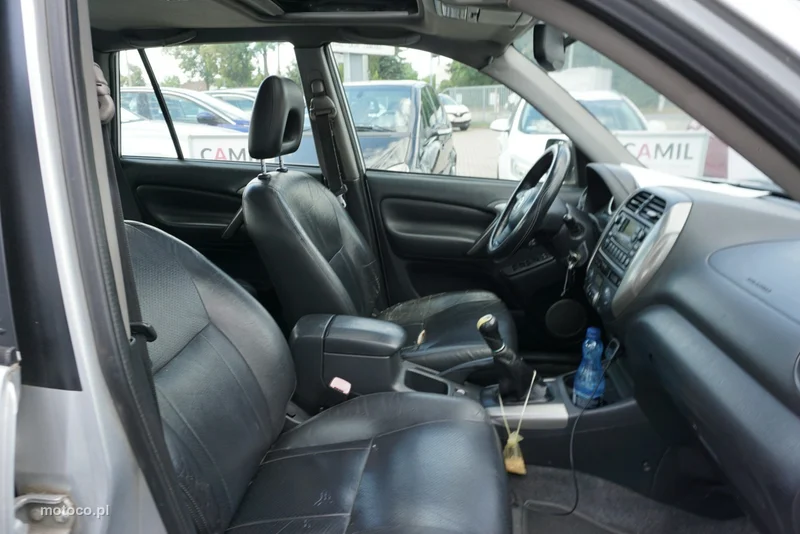 Toyota RAV 4 XA20 17