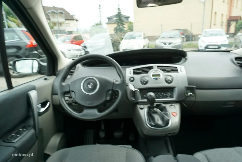 Renault Grand Scenic II 11