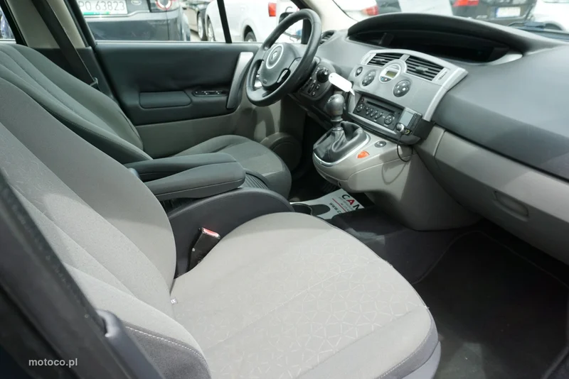 Renault Grand Scenic II 19