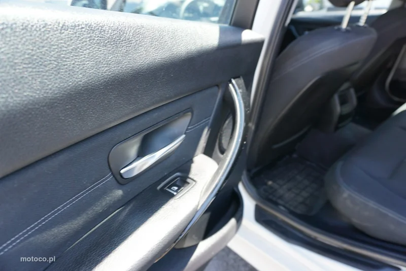BMW Seria 3 F30 318 12