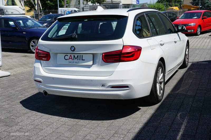BMW Seria 3 F30 318 4