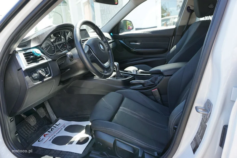 BMW Seria 3 F30 318 8