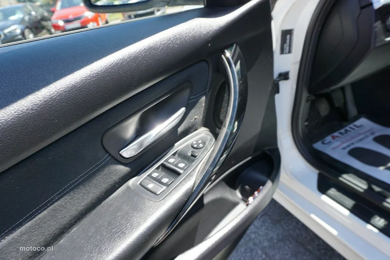 BMW Seria 3 F30 318 9