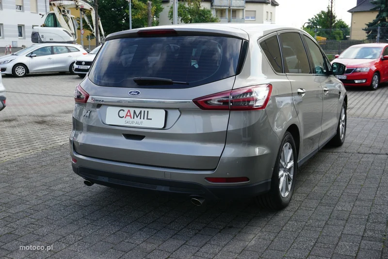 Ford S-Max II 4