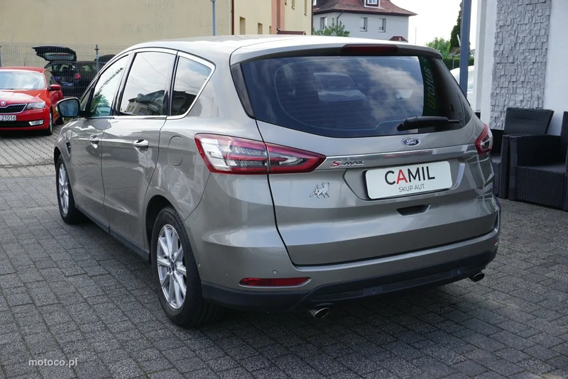 Ford S-Max II 6