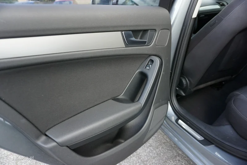 Audi A4 B8 13