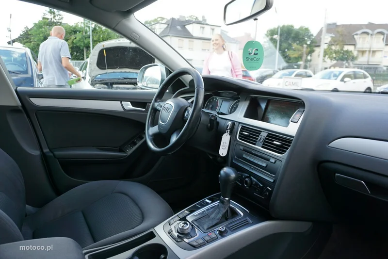 Audi A4 B8 21