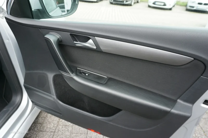 Volkswagen Passat Variant B7 16