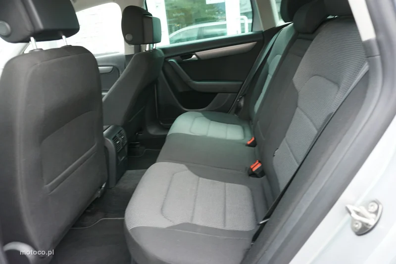 Volkswagen Passat Variant B7 10