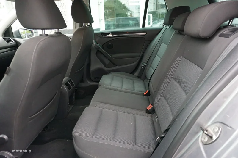 Volkswagen Golf VI 11