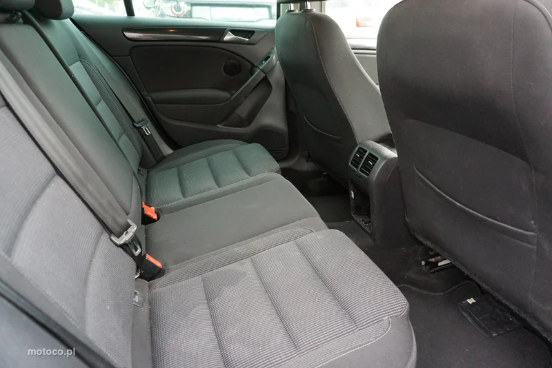 Volkswagen Golf VI 15