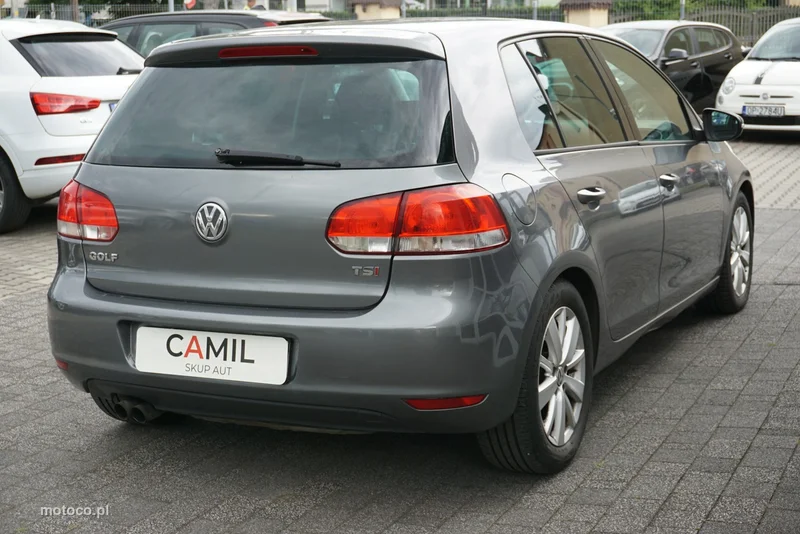 Volkswagen Golf VI 4