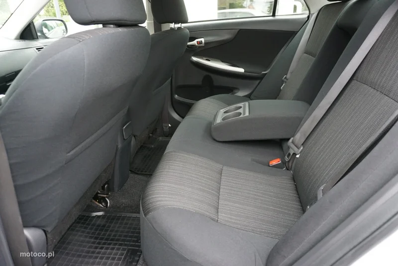 Toyota Corolla E140/E150 12
