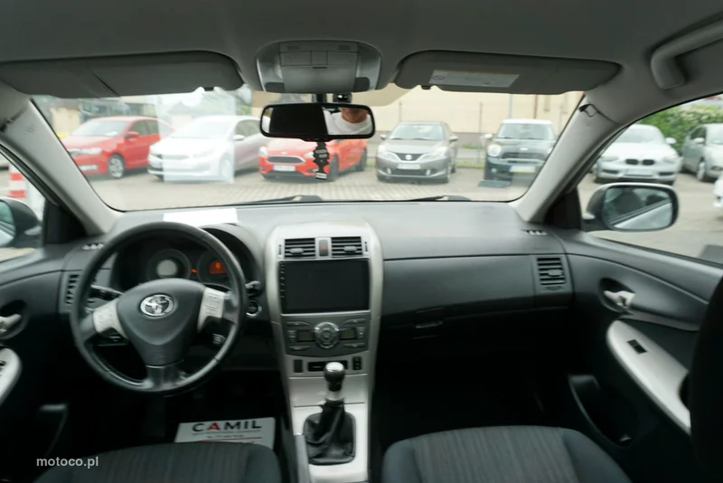 Toyota Corolla E140/E150 16
